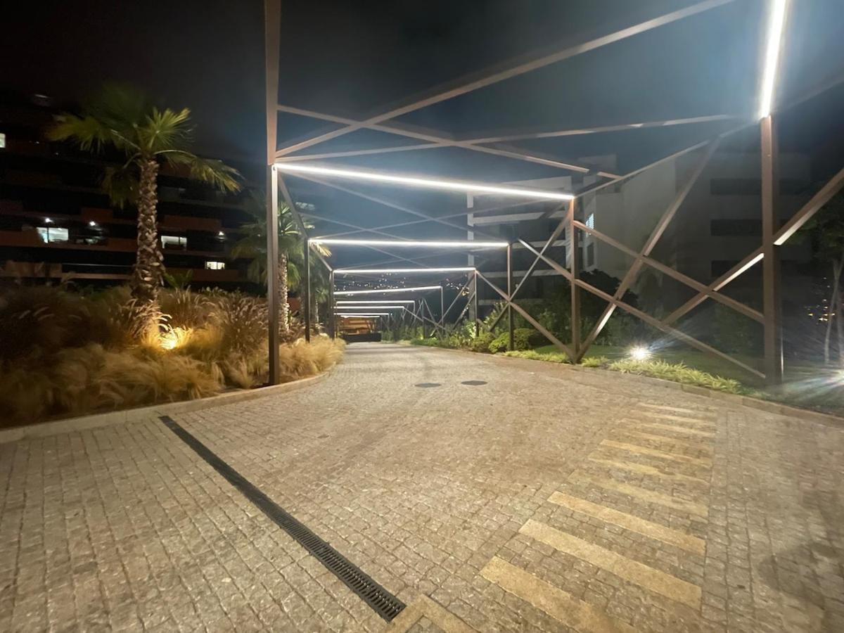 Zukiryo Seaside - New Apartment Pool Wifi Ac フンシャル エクステリア 写真